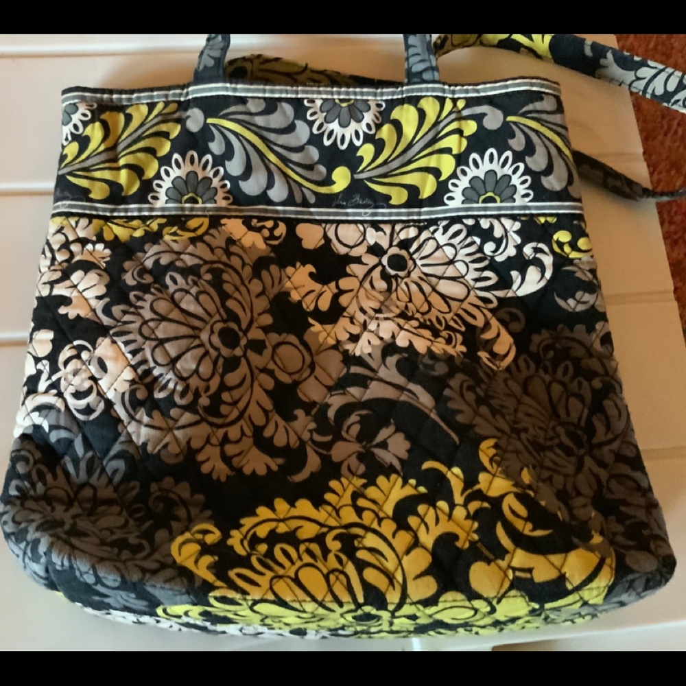 VERA BRADLEY BAROQUE PATTERN TOGGLE TOTE